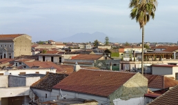 Tommaso Bonaventura Alessandro Imbriaco Fabio Severo Vista dalla terrazza della casa di Francesco Schiavone, Casal di Principe, Caserta, 2013